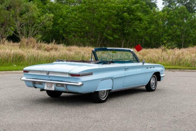 Buick Skylark Convertible 1962 image number 10