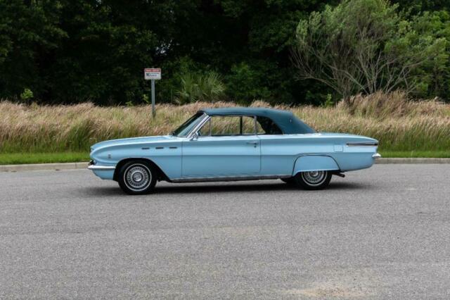 Buick Skylark Convertible 1962 image number 3