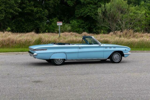 Buick Skylark Convertible 1962 image number 33