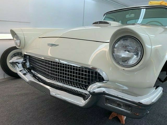 Ford Thunderbird 1957 image number 21