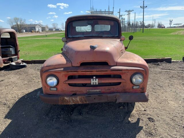 International Harvester 110 1954 image number 1