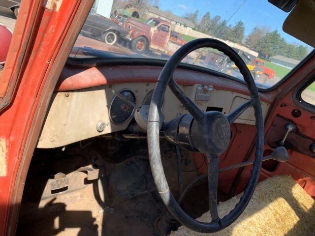 International Harvester 110 1954 image number 20