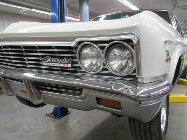 Chevrolet Impala 1966 image number 30