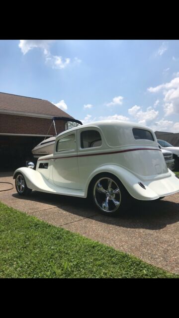 Ford 2 Door Street Rod 1933 image number 0