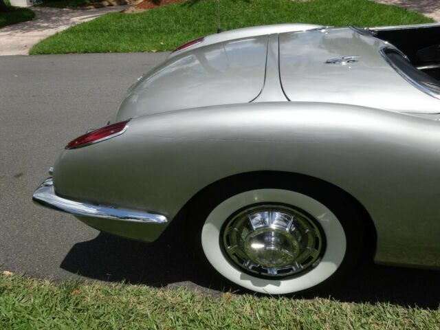 Chevrolet Corvette 1959 image number 23