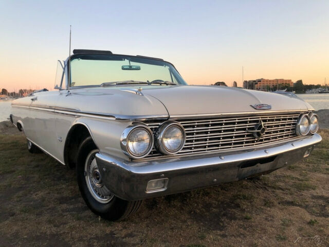 Ford Galaxie 1962 image number 0