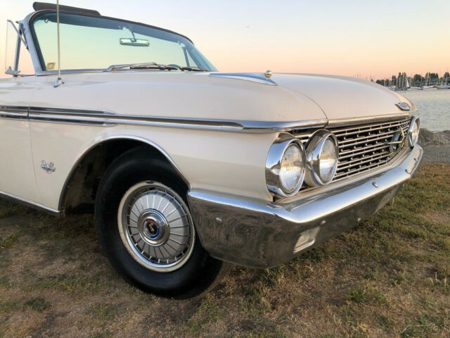 Ford Galaxie 1962 image number 14