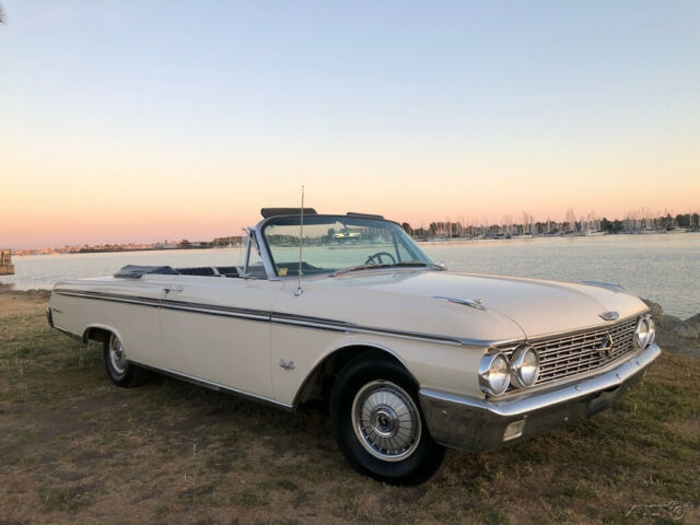 Ford Galaxie 1962 image number 15