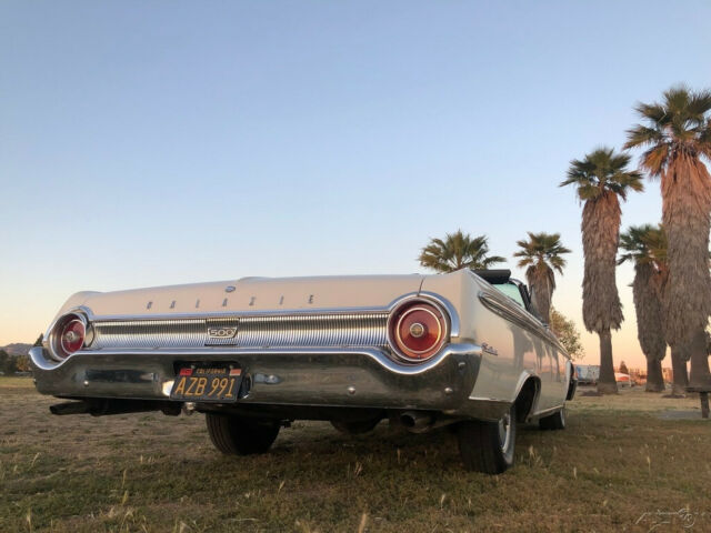 Ford Galaxie 1962 image number 19