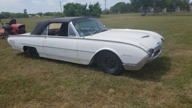 Ford Thunderbird 1961 image number 19