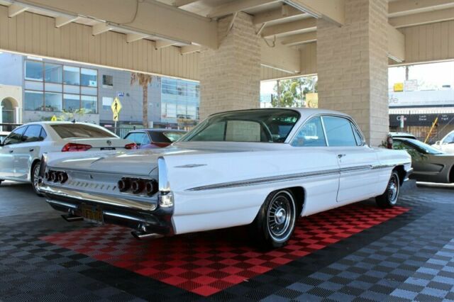 Pontiac Bonneville 1961 image number 27