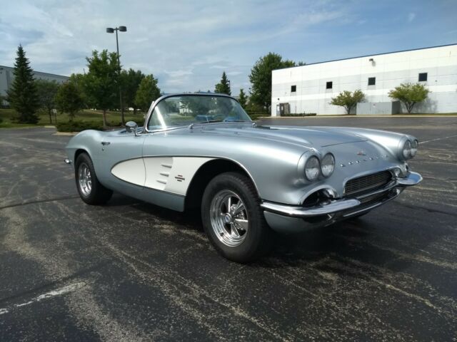 Chevrolet Corvette 1961 image number 3