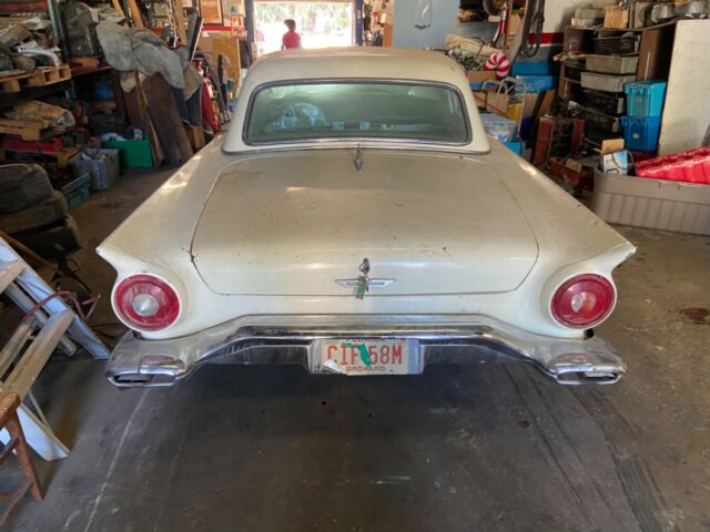 Ford Thunderbird 1957 image number 0