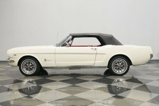 Ford Mustang 1965 image number 2