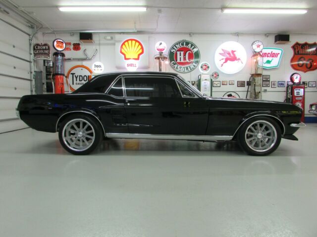 Ford Mustang 1967 image number 24