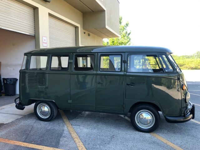 Volkswagen Bus/Vanagon 1967 image number 28