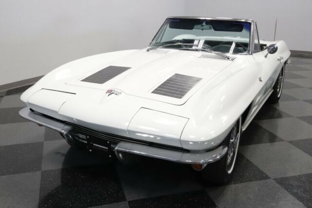 Chevrolet Corvette 1963 image number 44