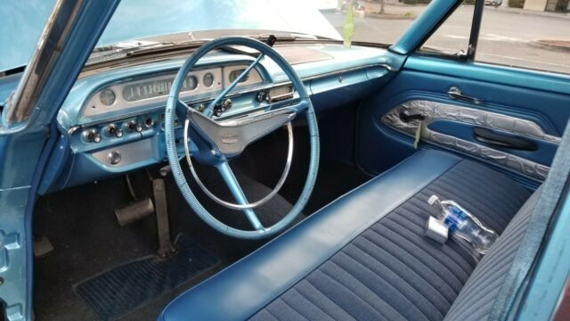 Ford Fairlane 1960 image number 13