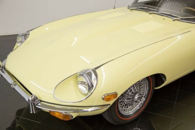 Jaguar E-Type 1969 image number 36