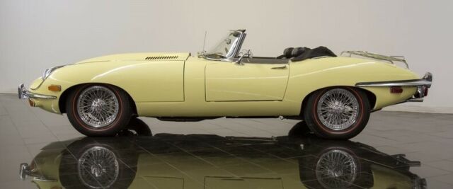 Jaguar E-Type 1969 image number 5