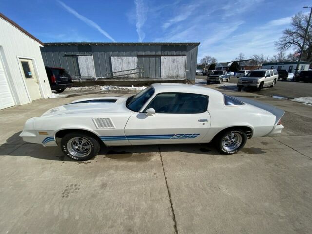 Chevrolet Camaro  Z28 1978 image number 3