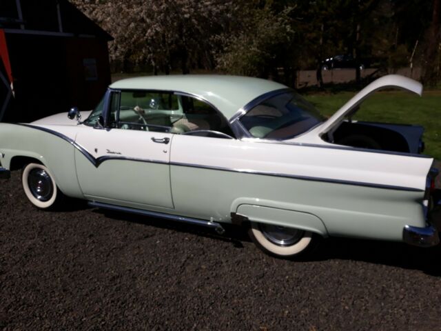 Ford Fairlane 1955 image number 25