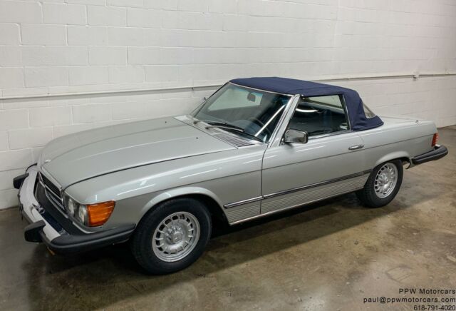 Mercedes-Benz SL-Class 1976 image number 10