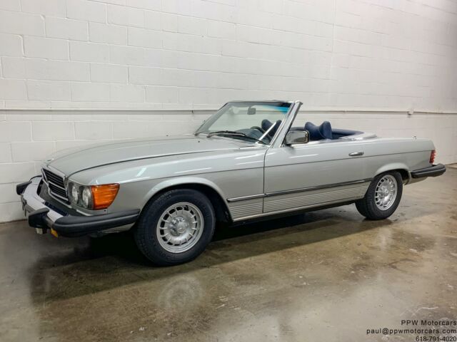 Mercedes-Benz SL-Class 1976 image number 13