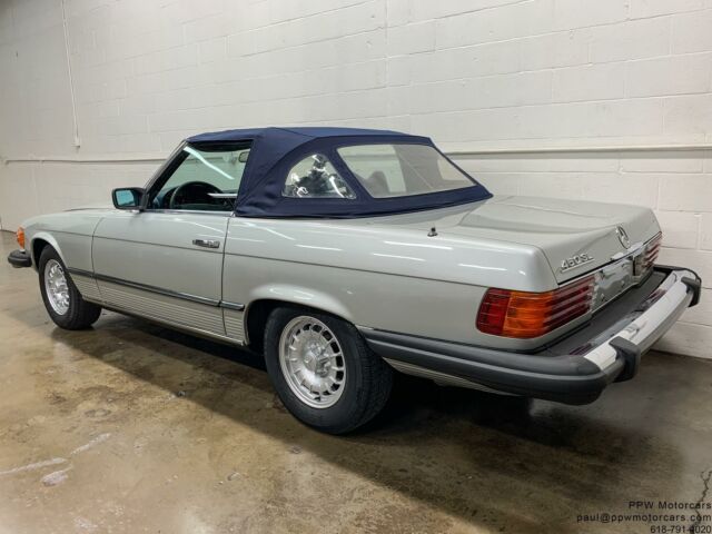 Mercedes-Benz SL-Class 1976 image number 20