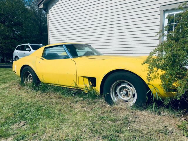 Chevrolet Corvette 1971 image number 11