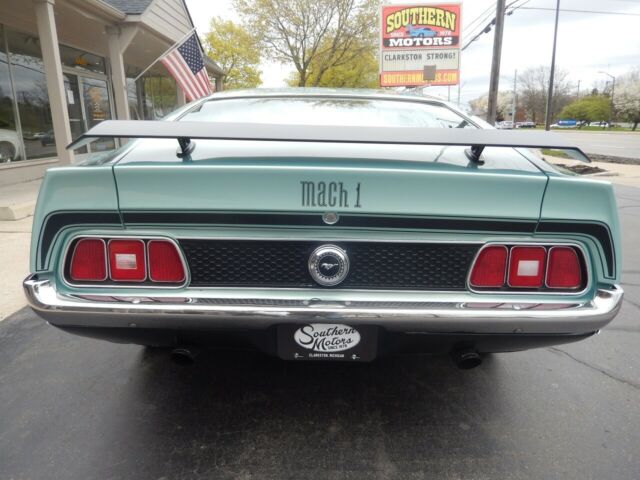 Ford Mustang 1972 image number 18