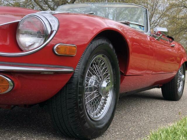 Jaguar E-Type 1973 image number 16