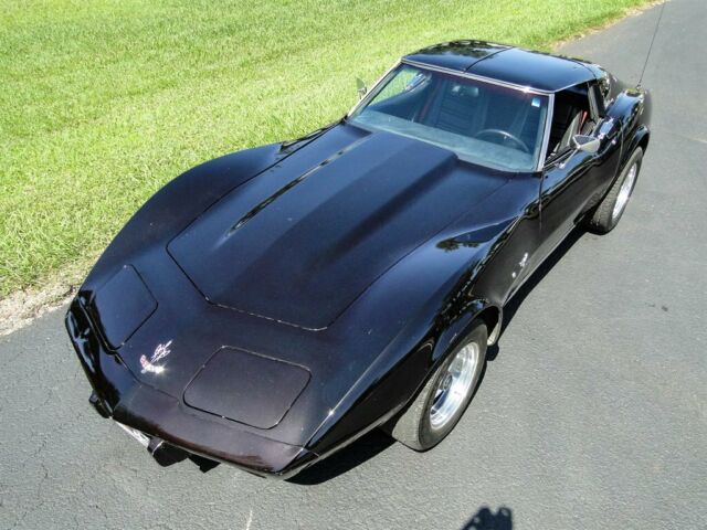 Chevrolet Corvette 1977 image number 16