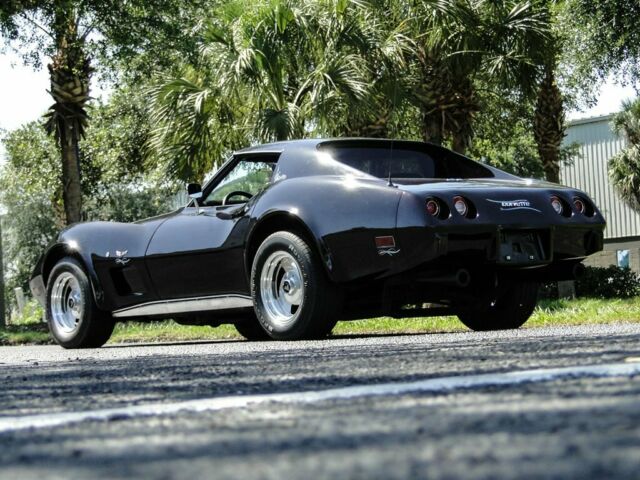 Chevrolet Corvette 1977 image number 30