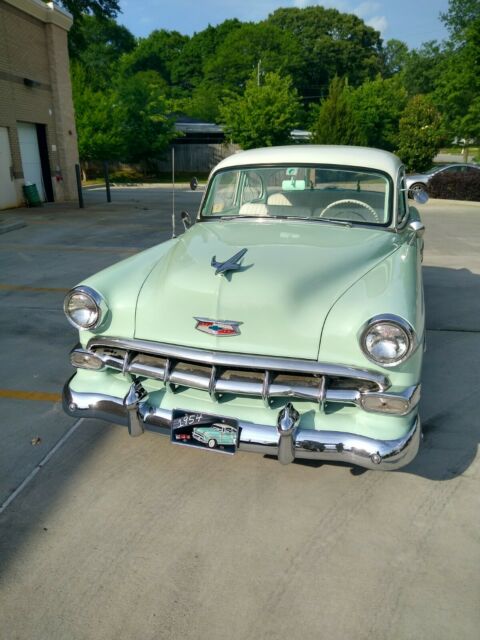 Chevrolet Bel Air/150/210 1954 image number 1