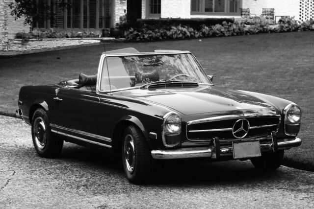 Mercedes-Benz SL-Class 1970 image number 15