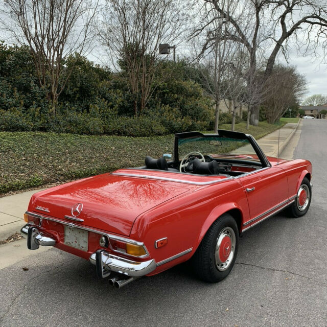 Mercedes-Benz SL-Class 1970 image number 25