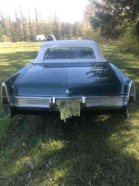 Cadillac DeVille Convertible 1967 image number 25