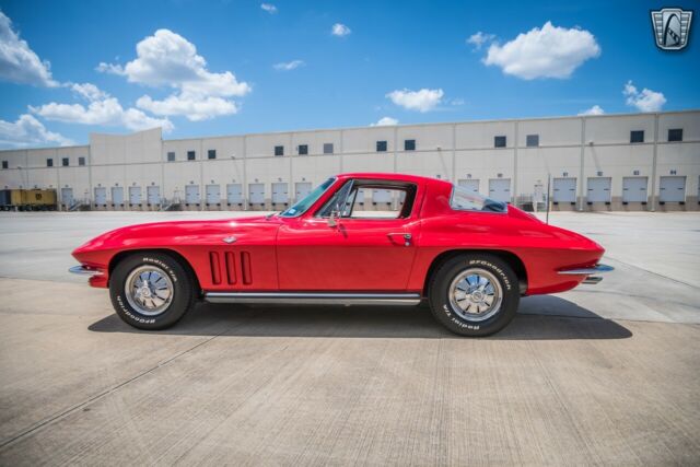 Chevrolet Corvette 1965 image number 2