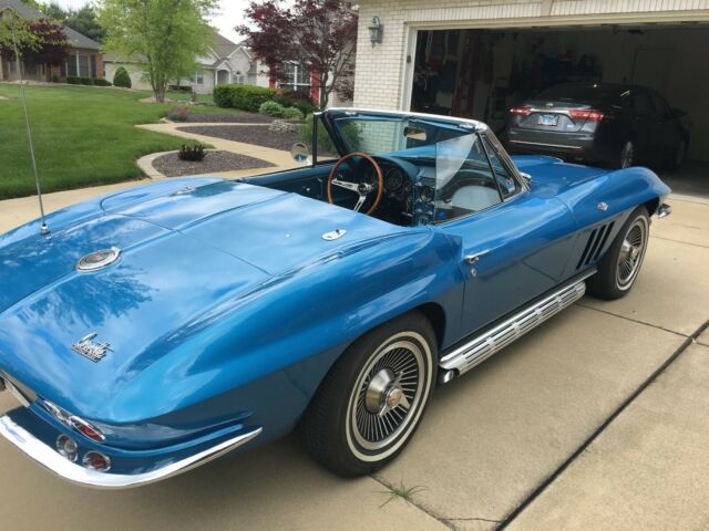 Chevrolet Corvette 1966 image number 16