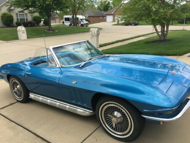 Chevrolet Corvette 1966 image number 21