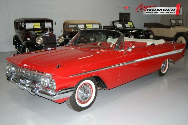 Chevrolet Impala Convertible 1961 image number 0