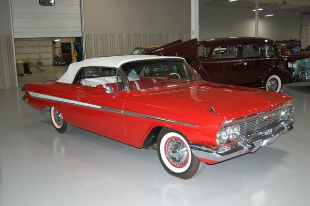 Chevrolet Impala Convertible 1961 image number 27