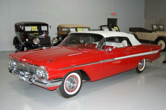 Chevrolet Impala Convertible 1961 image number 28