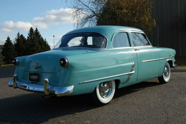 Ford Customline 1953 image number 10