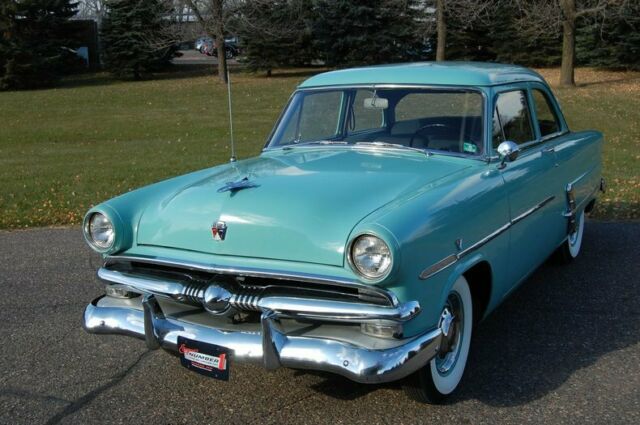 Ford Customline 1953 image number 30