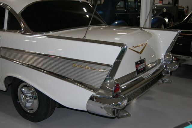 Chevrolet Bel Air/150/210 1957 image number 18