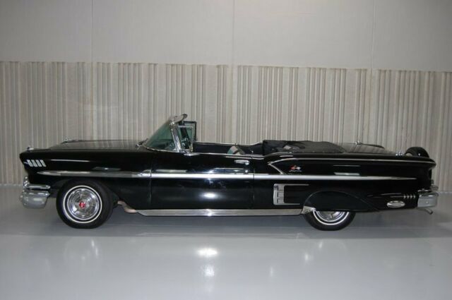 Chevrolet Impala Convertible 1958 image number 4