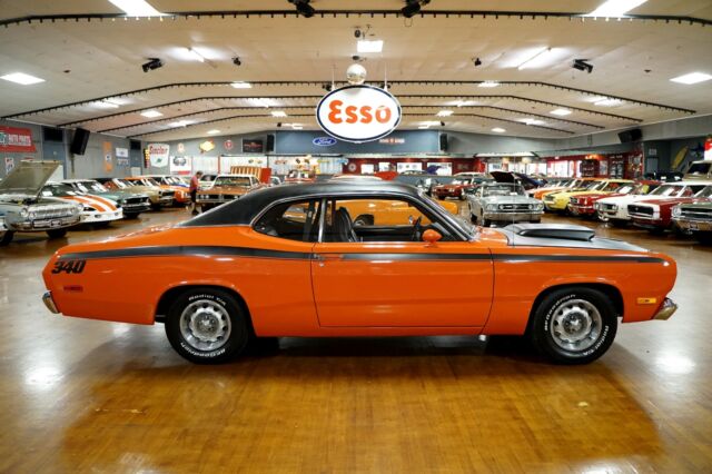 Plymouth Duster 1972 image number 18