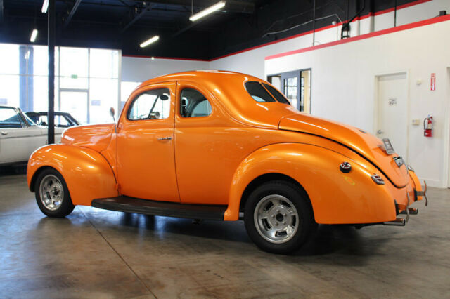 Ford Deluxe 1940 image number 14